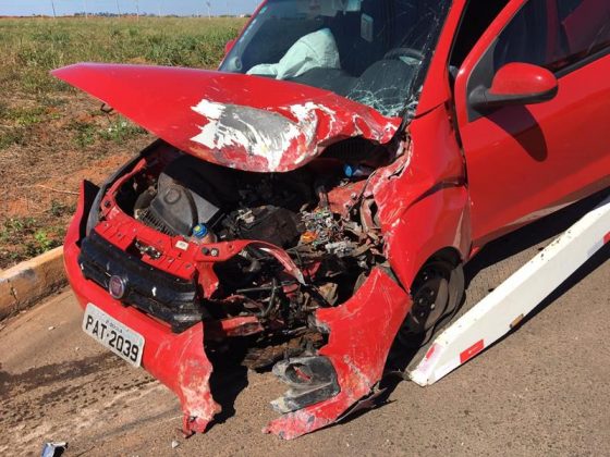 Sorriso: Veículo colide com poste na entrada do Mário Raiter Polícia Sorriso Mato Grosso