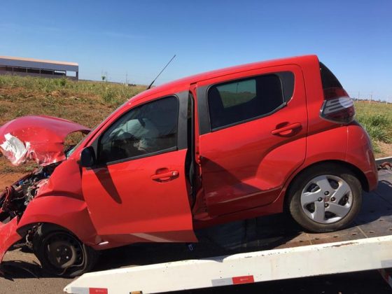 Sorriso: Veículo colide com poste na entrada do Mário Raiter Polícia Sorriso Mato Grosso