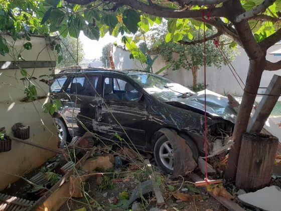 Sorriso: Veículo colide em muro de residência e por pouco não atinge casa Polícia Sorriso Mato Grosso