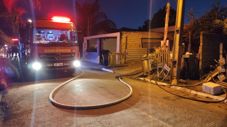 Sorriso: Casa se incedeia por duas vezes e na segunda não restou nada Sorriso Sorriso Mato Grosso