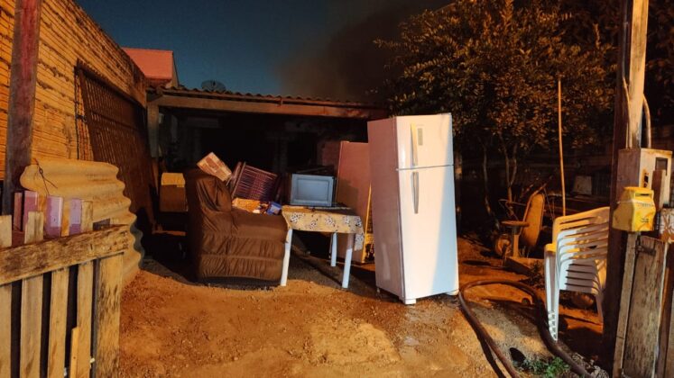 Sorriso: Casa se incedeia por duas vezes e na segunda não restou nada Sorriso Sorriso Mato Grosso