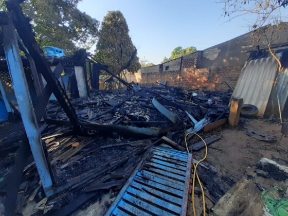 Sorriso: Casa se incedeia por duas vezes e na segunda não restou nada Sorriso Sorriso Mato Grosso