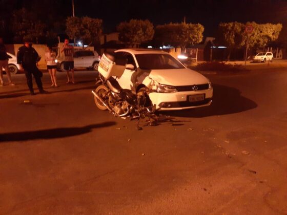 Sorriso: Moto é destruída em acidente na Av. Porto Alegre Sorriso Sorriso Mato Grosso