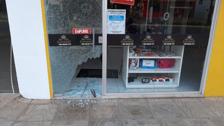 Sorriso: Loja tem porta quebrada em tentativa de roubo Sorriso Sorriso Mato Grosso