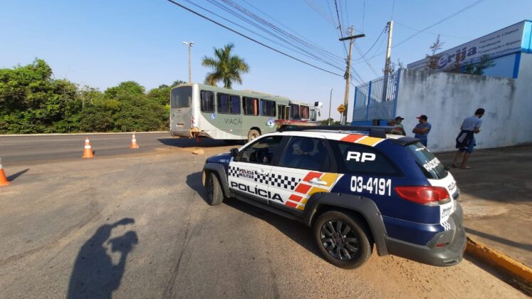 Sorriso: Prisma atinge ônibus em cruzamento Sorriso Sorriso Mato Grosso