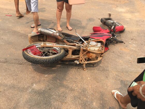 Sorriso: Moto se parte ao meio após colidir com carro Sorriso Sorriso Mato Grosso
