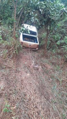 Sorriso: Caminhonete é encontrada abandonada e danificada próximo de ponte Sorriso Sorriso Mato Grosso