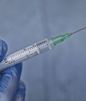 Vacina, vacinação,seringa, covid 19