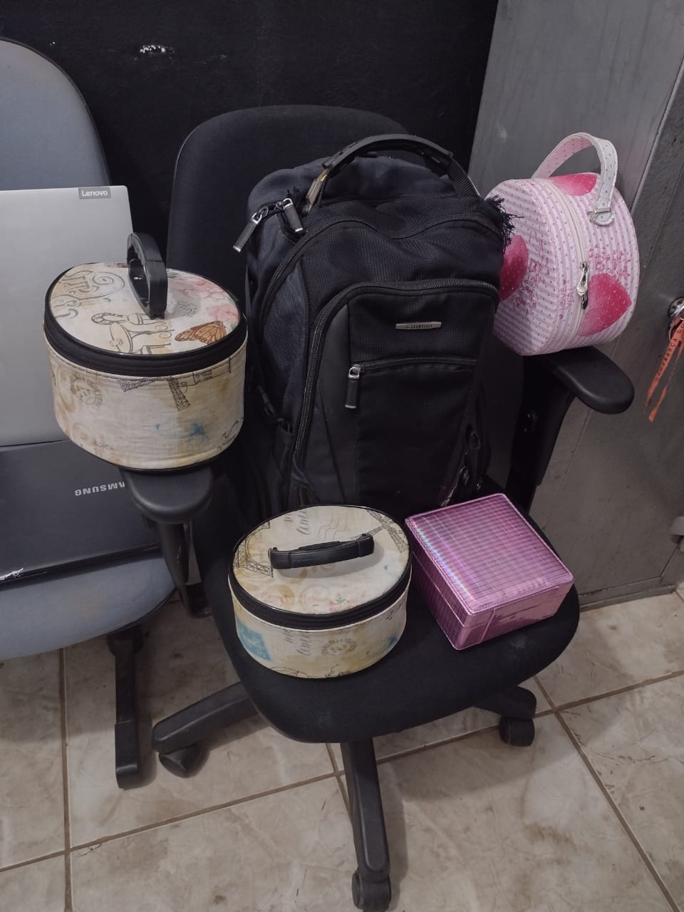 e79263b1 3172 423b b413 360727302962