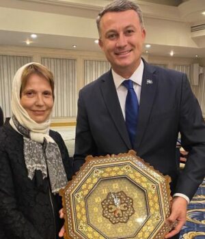 38100b0669f9bd276fdf5f3776852ba86213a75c99929